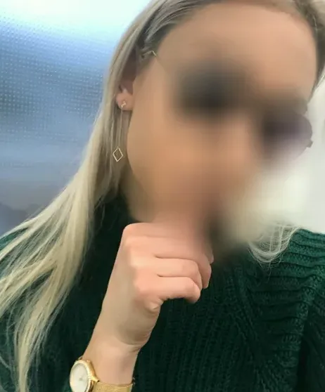 Claudia, 24
