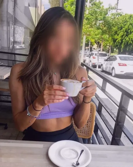 Cornelia, 32