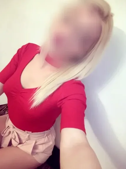 Denise, 34