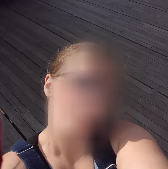 Greta, 32