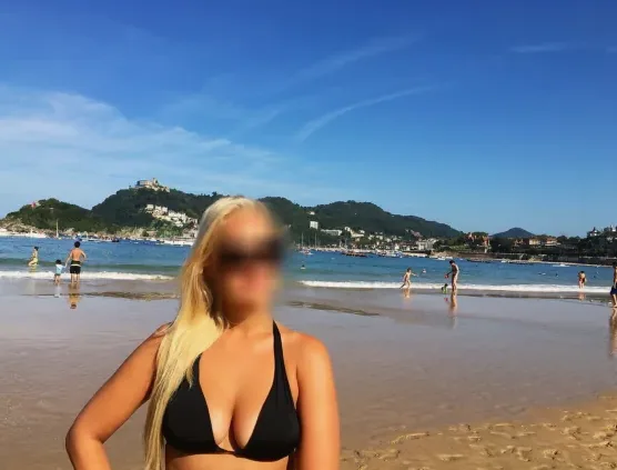 Ivana, 35