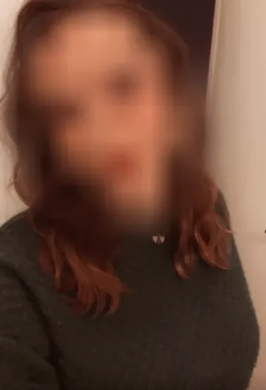 Laura, 27