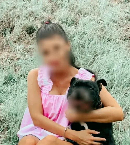 Mia, 36