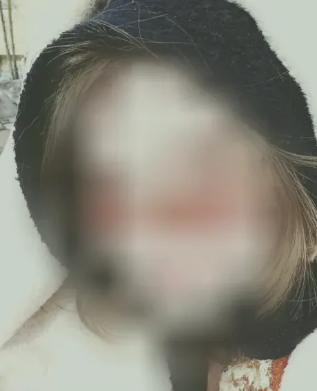 Nadine, 19