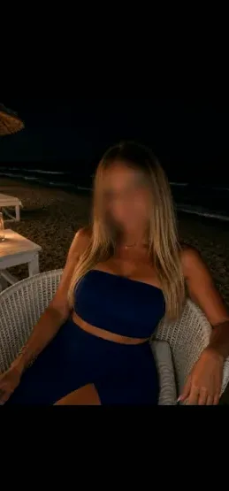 Nadine, 38