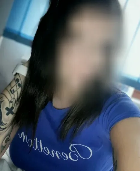 Pia, 24