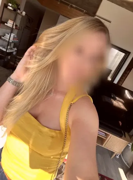Selina, 37
