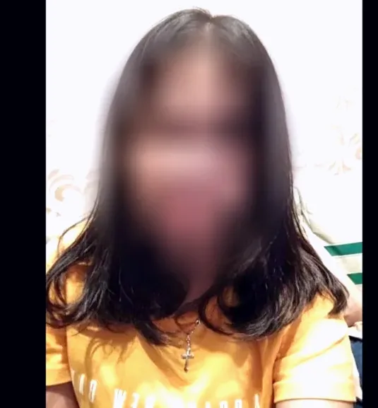 Simone, 27